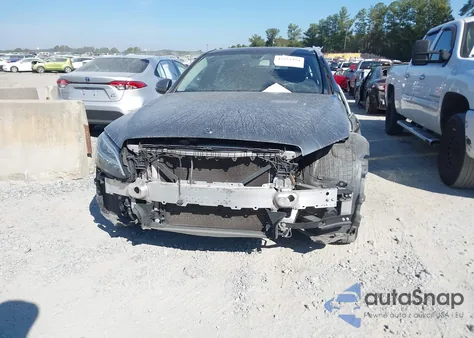 2019 Mercedes-Benz C 300 z USA, uszkodzony, nr VIN 55SWF8DB6KU308084